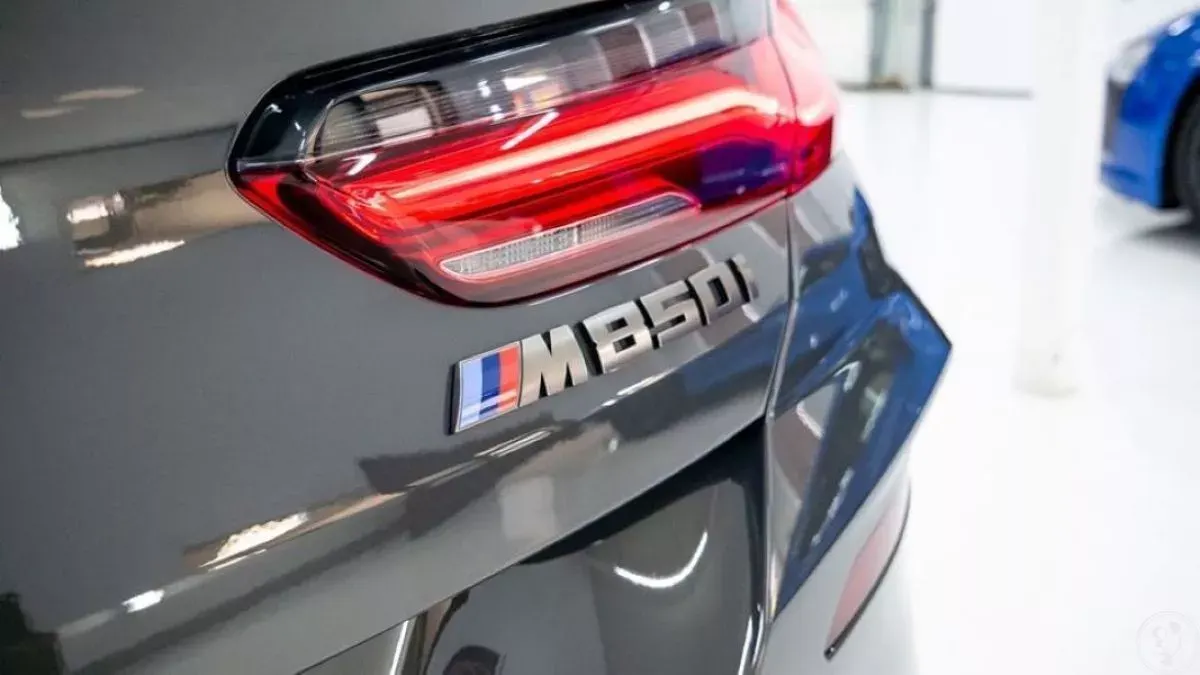 BMW 850i – zdjęcie 6 z 10