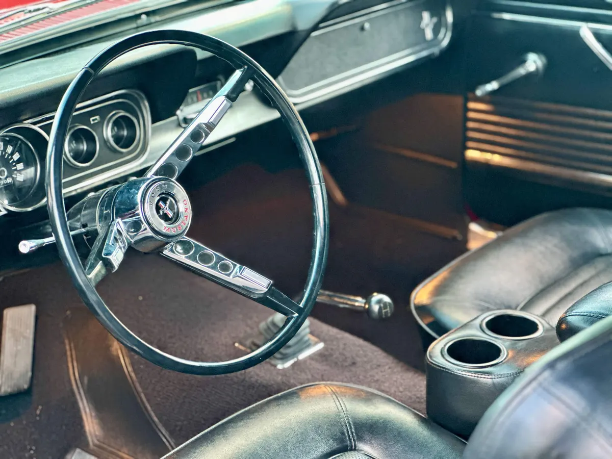 Ford Mustang Cabrio Czerwony – zdjęcie 3 z 6