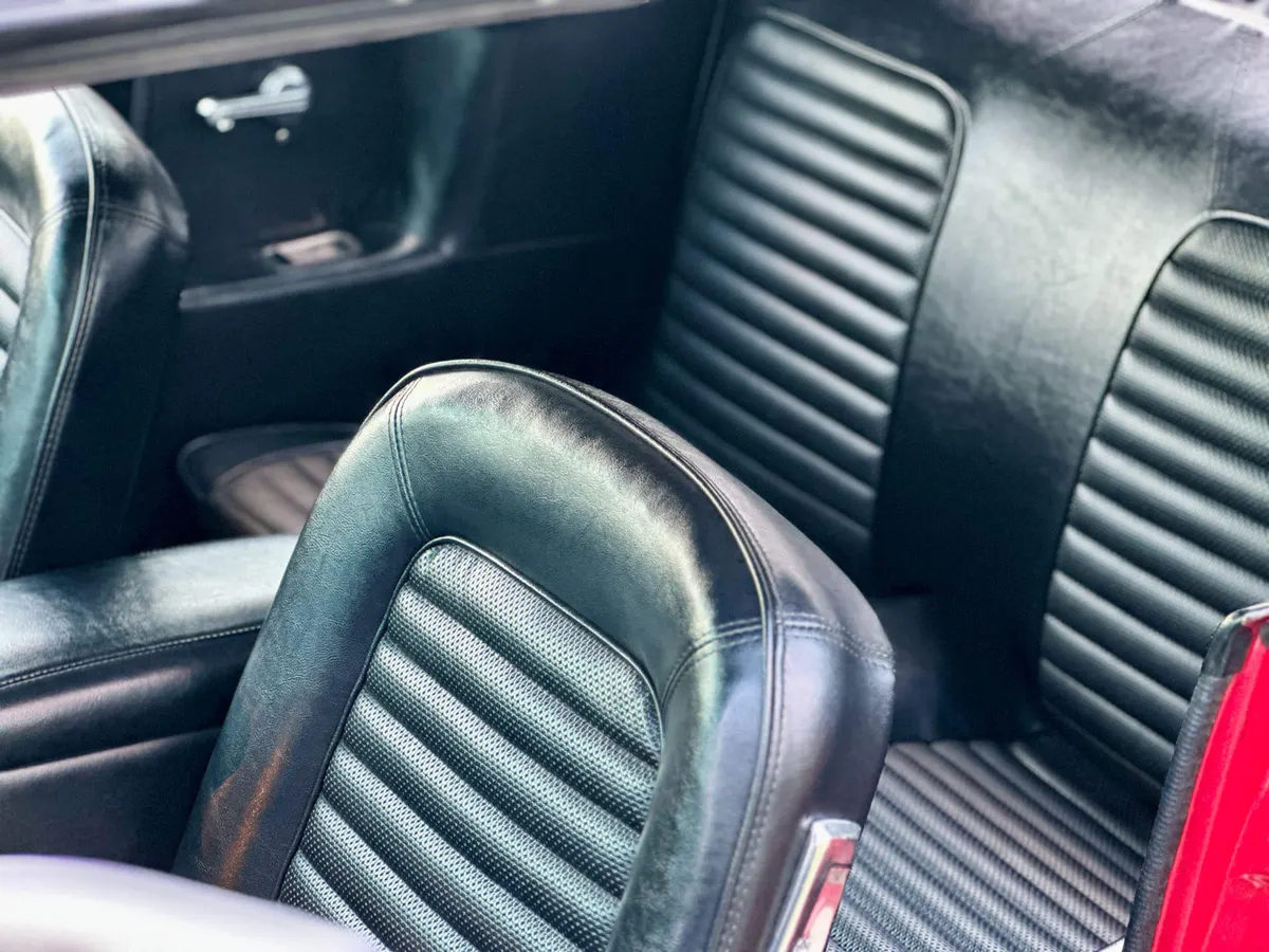 Ford Mustang Cabrio Czerwony – zdjęcie 2 z 6